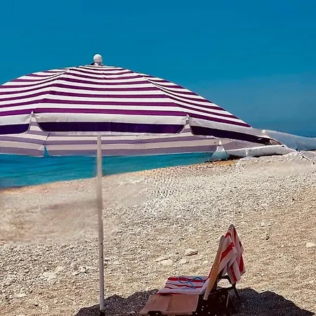 Old Soul, Sea Views *